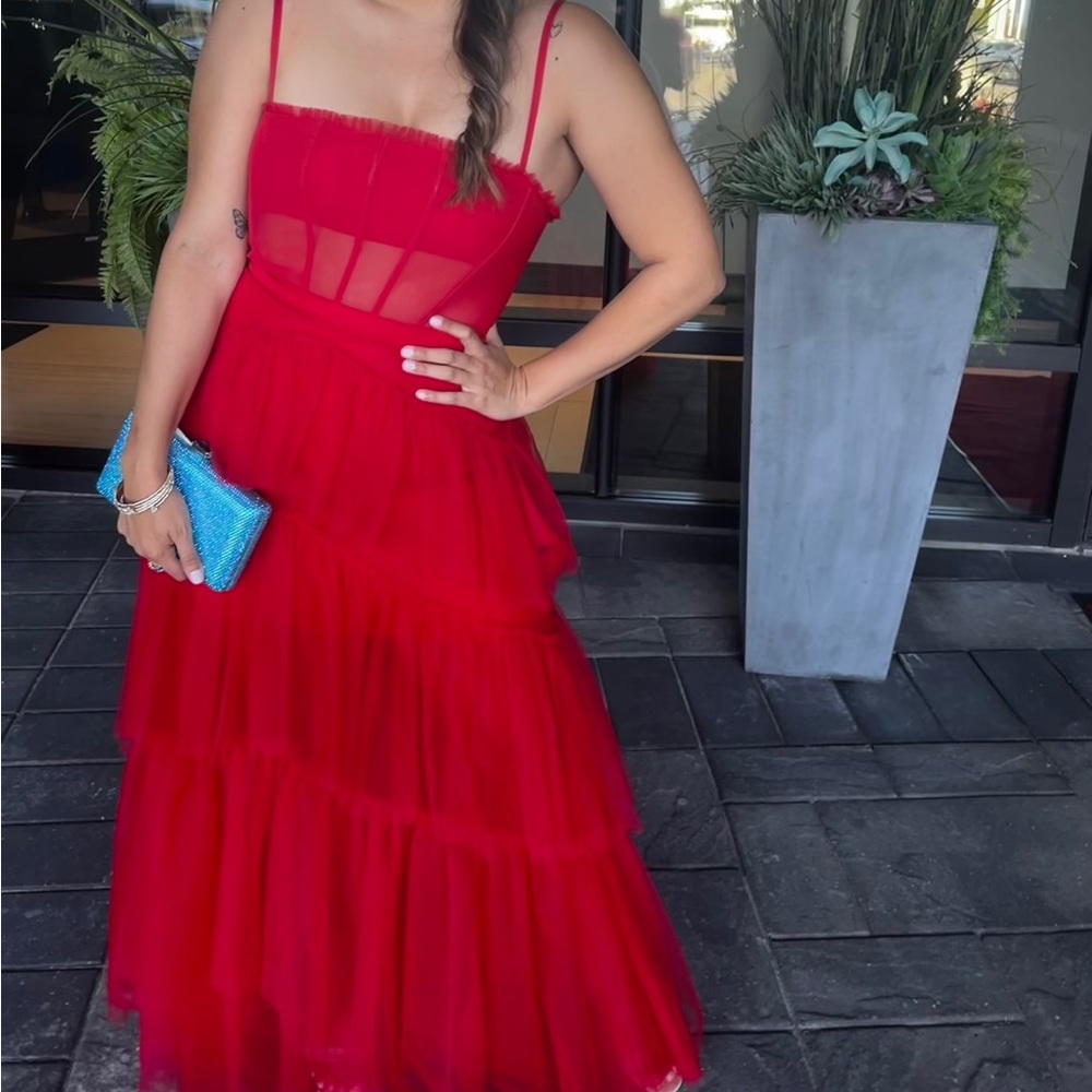Red dress - Picture 3 of 3